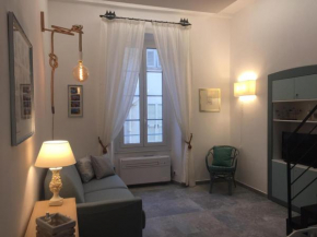 Charmant Studio avec Mezzanine, Climatisé, au Cœur de Menton, Proche Plages et Commerces - FR-1-196-300